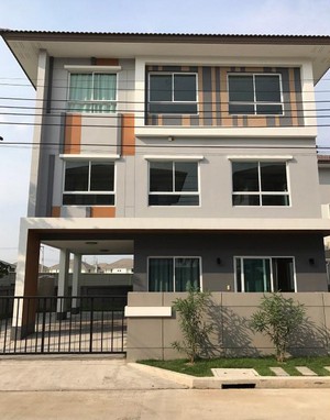 บ้านเดี่ยว 3 ชั้น Casa Premium พระราม 2 ถ.กาญจนาภิเษก