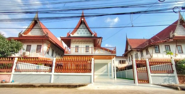 ขายบ้าน หมู่บ้านเรือนไทยเบญจรงค์