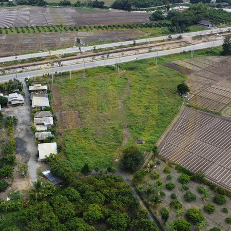 ที่ดิน,เลี่ยงเมืองสันป่าตอง