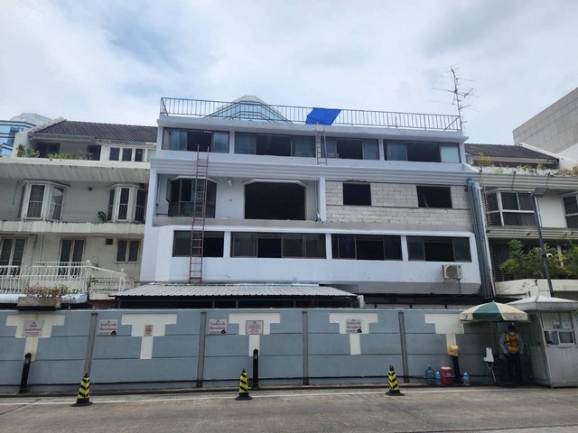 เช่าออฟฟิศ Commercial Space For rent near BTS Ploenchit ,MRT Lumpini 