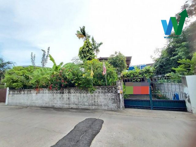 For Sale Single -detached house  for 2 Floor  near BTS Punnawithi