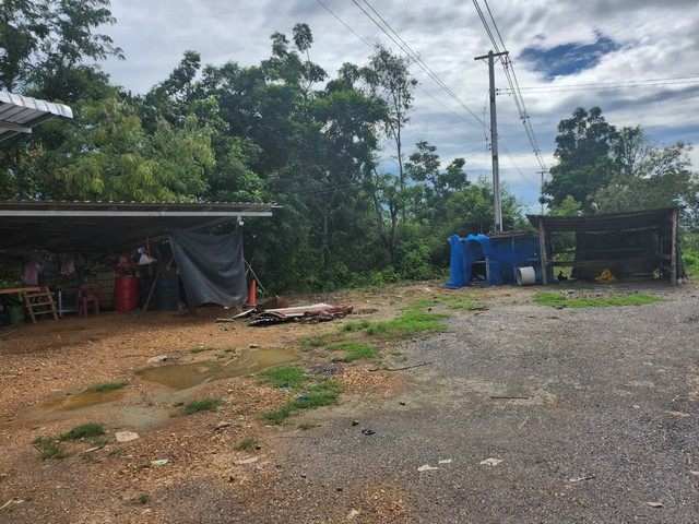 ขายที่ดินพร้อมสิ่งปลูกสร้าง ติดถนนทางหลวง บ้านไร่ ศรีสำโรง สุโขทั