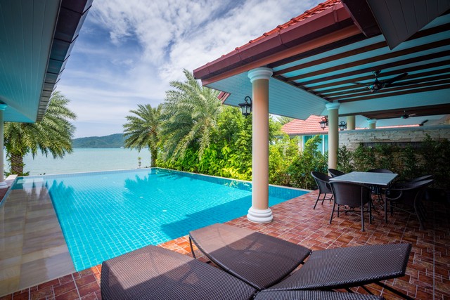 เช่าบ้าน For Rent : Rawai, Private Pool Villa by the Beach, 3B2B
