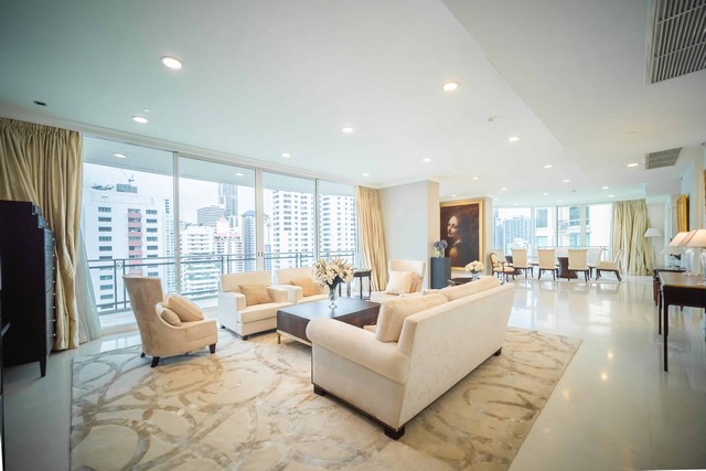 Penthouse in Asoke for Sale