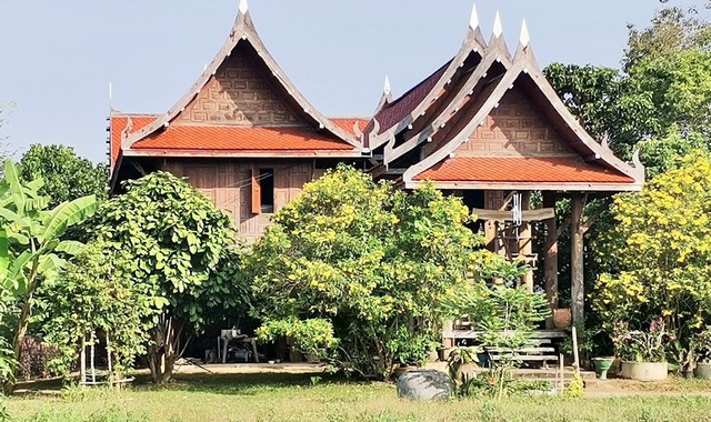 ขายบ้าน ขายบ้านไม้ทรงไทยชั้นเดียวใต้ถุนสูง  อำเภอเขาย้อย เพชรบุรี