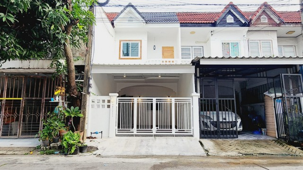 SaleHouse Townhome for sale, Chatnarong Village, Villa 3, 90 sq m., 16 sq m.