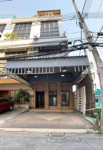 SaleOffice ขายอาคารพาณิชย์ 4 ชั้นครึ่ง หลังมุม ย่านสุทธิสาร ใกล้ MRT สุทธิสา
