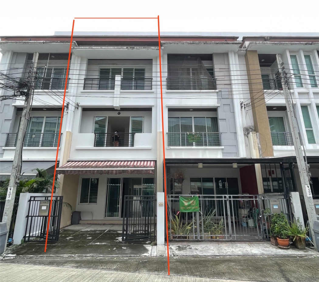 SaleHouse Townhome for sale, newly renovated, cheap price, Baan Klang Muang, Lat Phrao 101, 150 sq m., 20 sq m, beginning of the project.