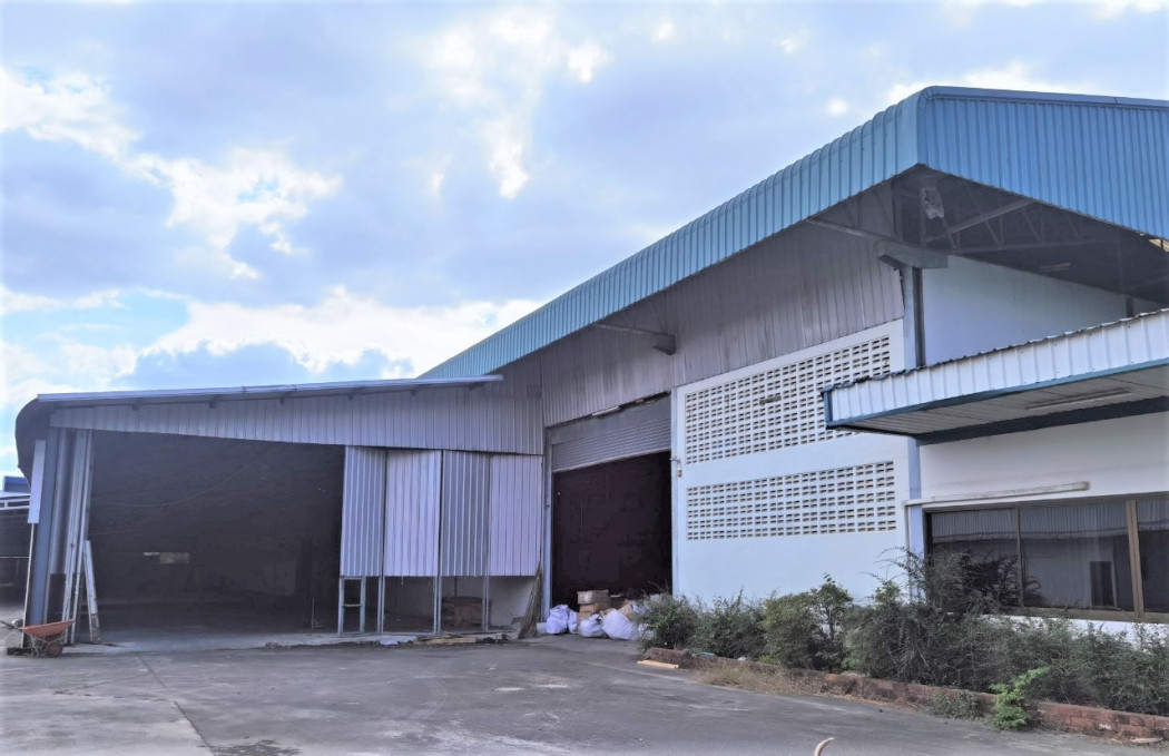RentWarehouse Warehouse for rent FA052, large size, cement yard, office, Map Phai, Chonburi. 4000 sq m. 14 rai, EEC yellow, near Road 344, only 4 Km.