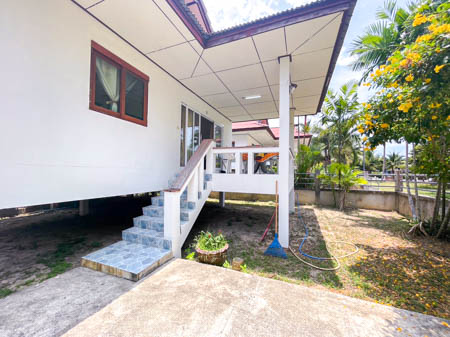 RentHouse Available for rent, this vacant house offers a peaceful