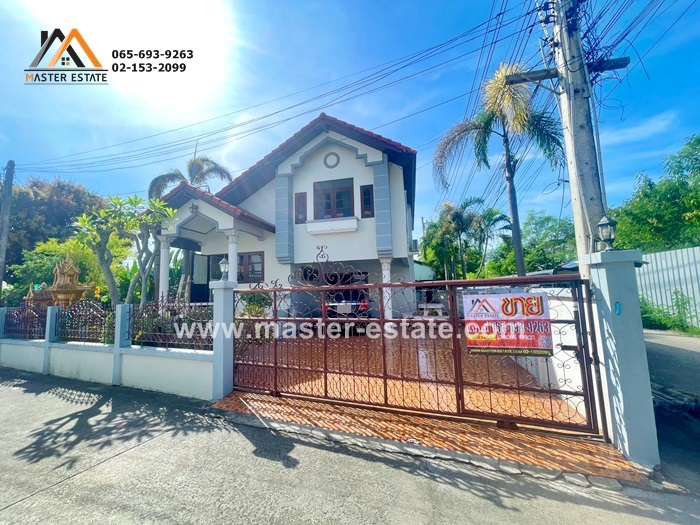 SaleHouse One and a half story detached house Rayong city center