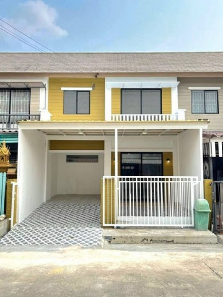 SaleHouse Townhome for sale, Baan Pruksa 54 Wongwaen-Khlong Thanon, 90 sq m., 17 sq m. House ready to move in, modern style.