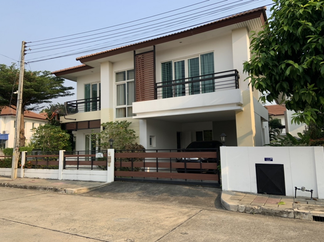 SaleHouse House for sale, project next to the main road Near 3 international schools, selling with tenant, reduced from 5.5 million baht.