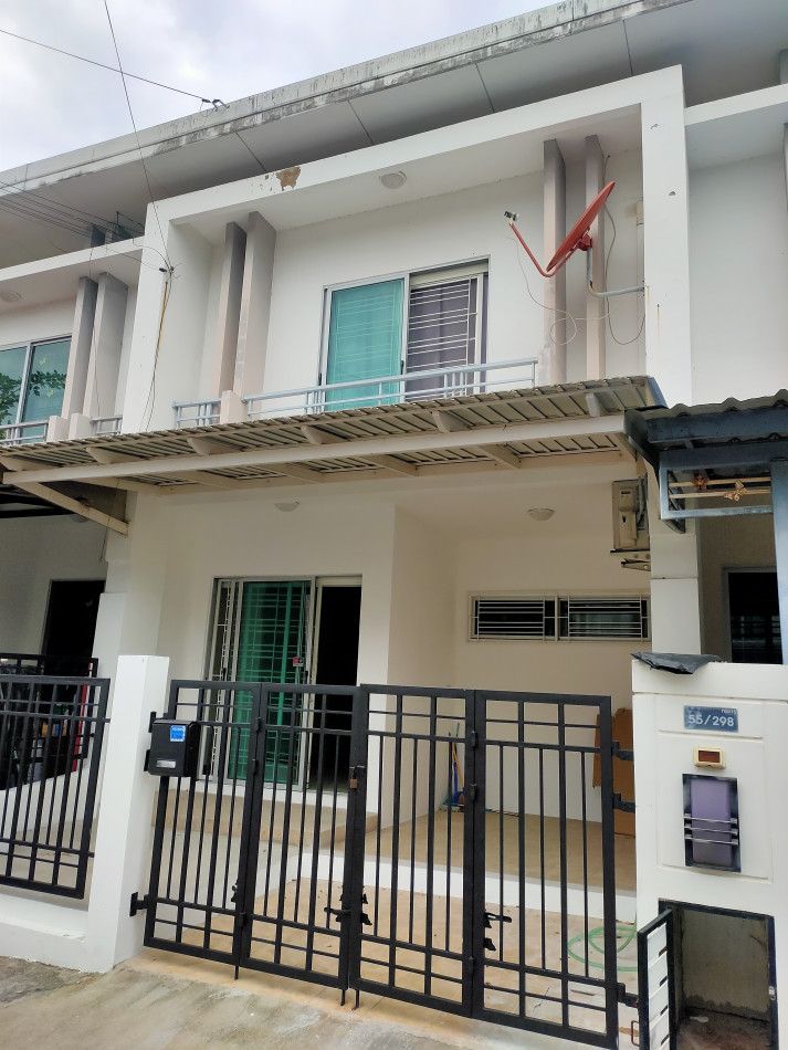 RentHouse For rent, 3 bedroom 2 bathroom townhome, 12,000 baht, 16.4 square meters, Pruksa Town Nexts Onnut - Rama 9 - JC3554.