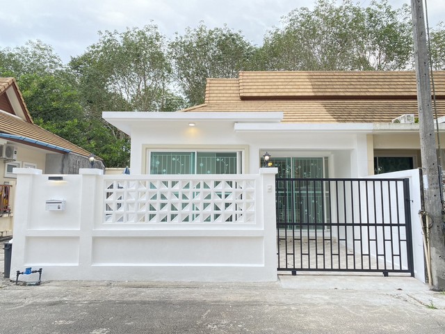 SaleHouse For Sales : Thalang, Town house near Airport, 2 Bedrooms, 2 Bathr