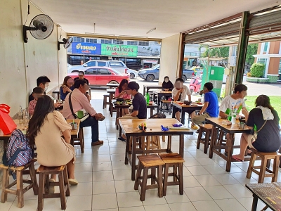 SaleOffice เซ้งร้านอาหาร ห้องมุม ตลาดสมบัติบุรี บางบัวทอง นนทบุรี 