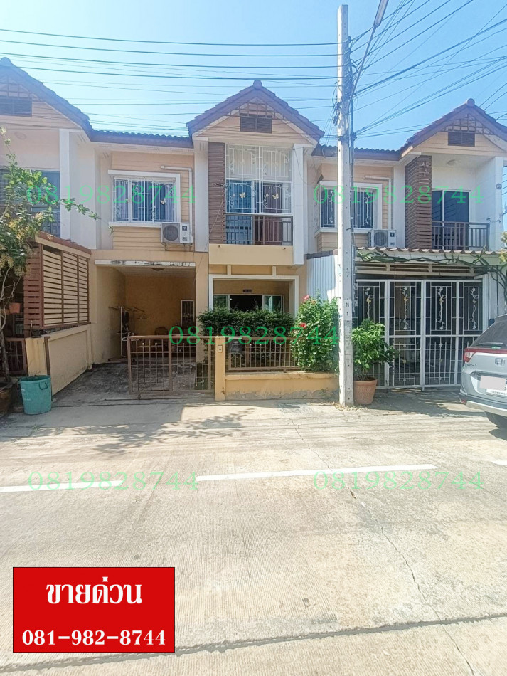 SaleHouse Urgent sale, 2-story townhouse, Phisan, Bang Khun Thian 14, free transfer.