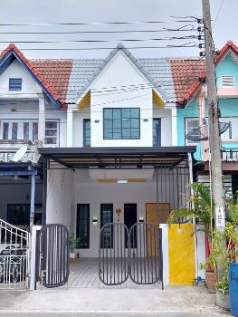 SaleHouse Townhome for sale, Wararom Village, 110 sq m., 21.5 sq m. Renovated house, ready to apply to the bank.