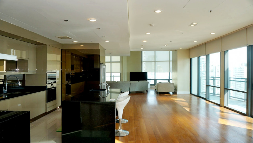 เช่าคอนโดมิเนียม ให้เช่า คอนโด ห้องใหญ่ Bright Sukhumvit 24 condominium 365 ตรม.