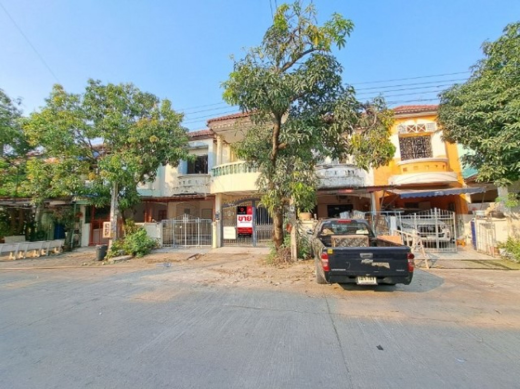 SaleHouse Townhome for sale, cheap price, Baan Piyawararom 3, 80 sq m., 16 sq m, negotiable.