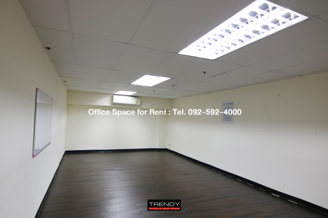 RentOffice (TD-1004E) The Trendy Office, office for rent, size 33.06 sq m, 10th floor, Sukhumvit 13, near BTS Nana.