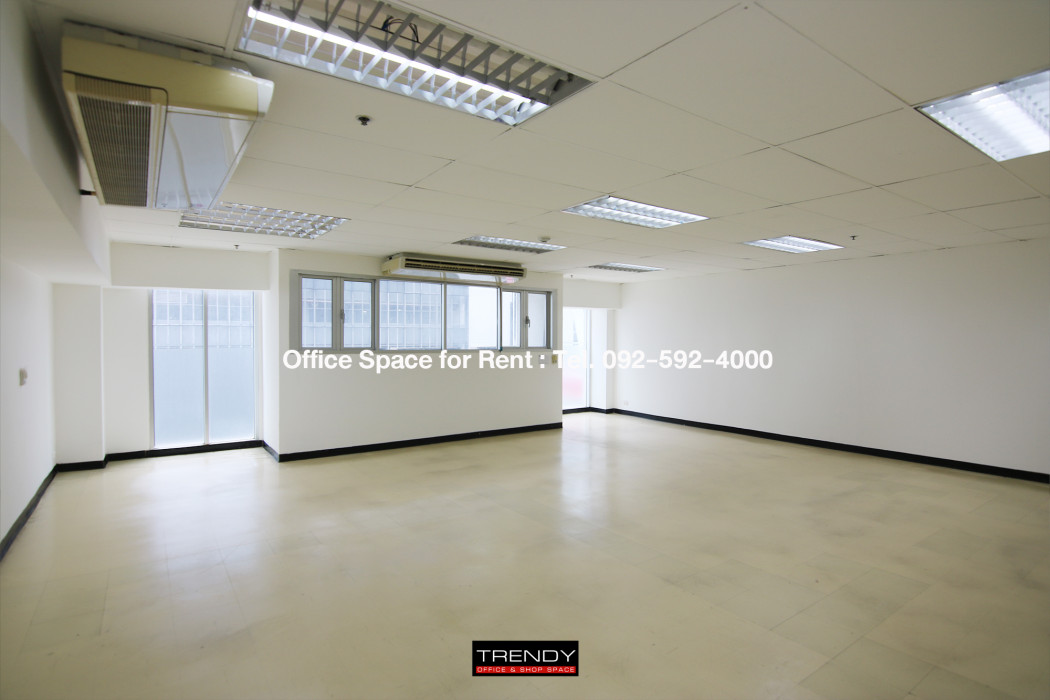 RentOffice (TD-408) The Trendy Office, office for rent, size 130 sq m, 4th floor, Sukhumvit 13, near BTS Nana.