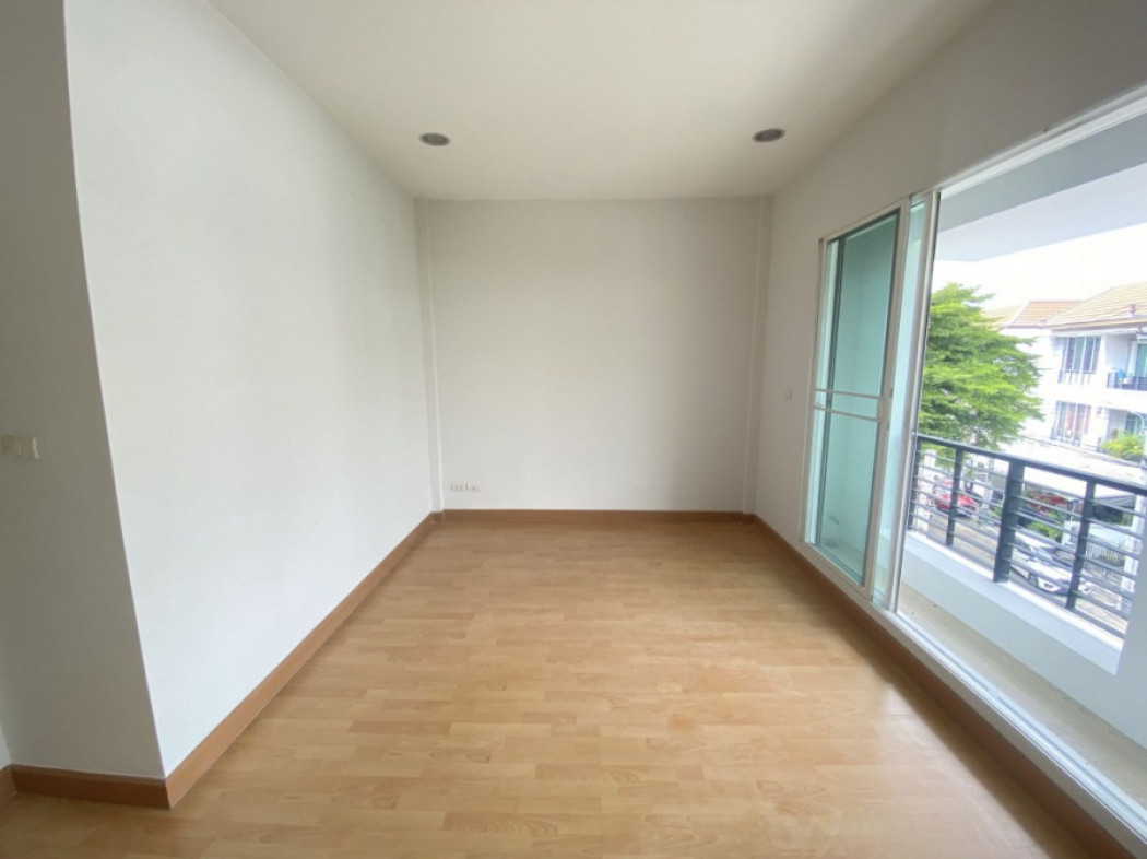 SaleHouse Townhome for sale, Baan Klang Muang, Lat Phrao 101, 150 sq m., 20 sq m.