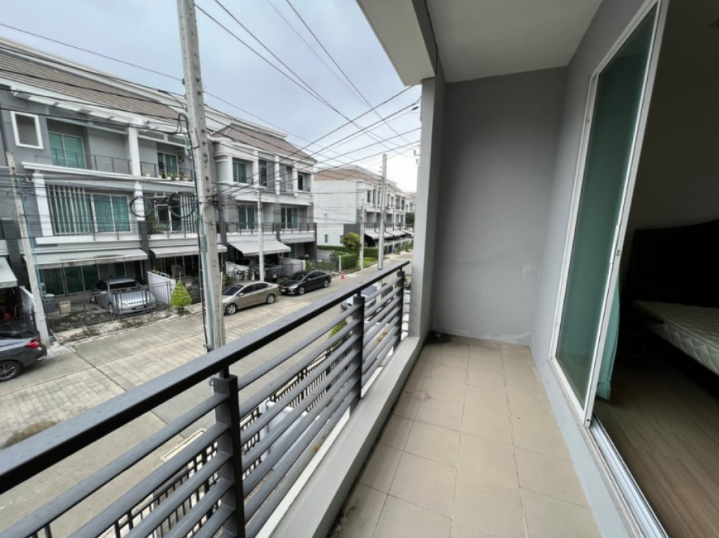 SaleHouse Townhome for sale, Baan Klang Muang Ratchada-Wong Sawang 166 sq m. 20 sq m.