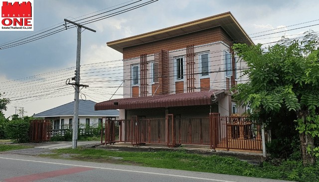 ขายบ้าน บ้านพักอาศัย 2 ชั้น สภาพดี  มีบ้านทรงไทยกับโรงเก็บของเพิ่มเติม