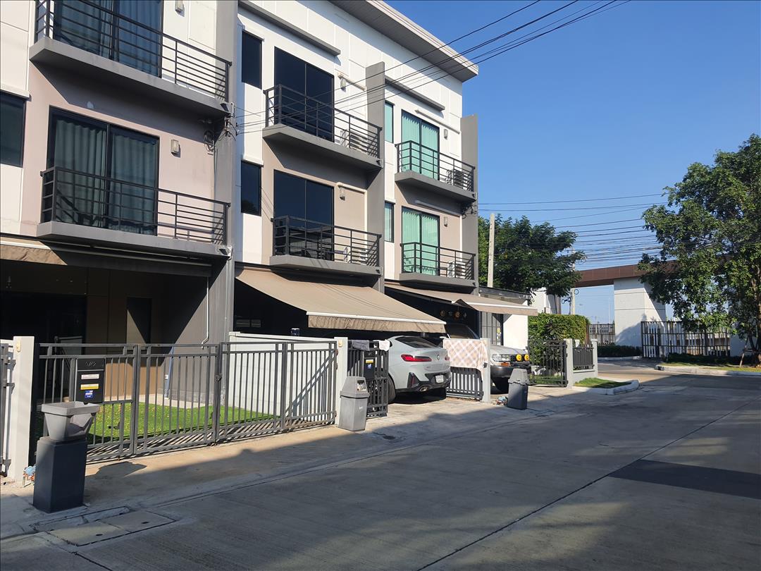 RentHouse Thownhome saimai for rent