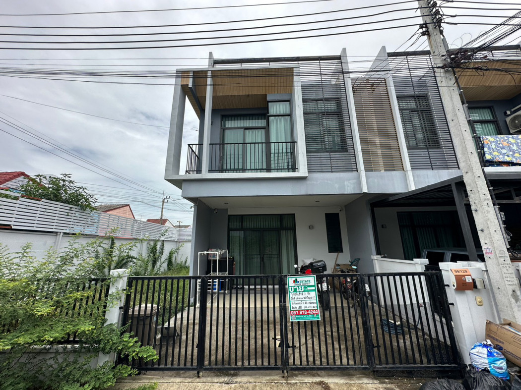SaleHouse (HL)H82070 - The largest house for sale in the Motown Light Chaiyaphruek project has a large side area of 101.17 sq m. 37.5 sq m.