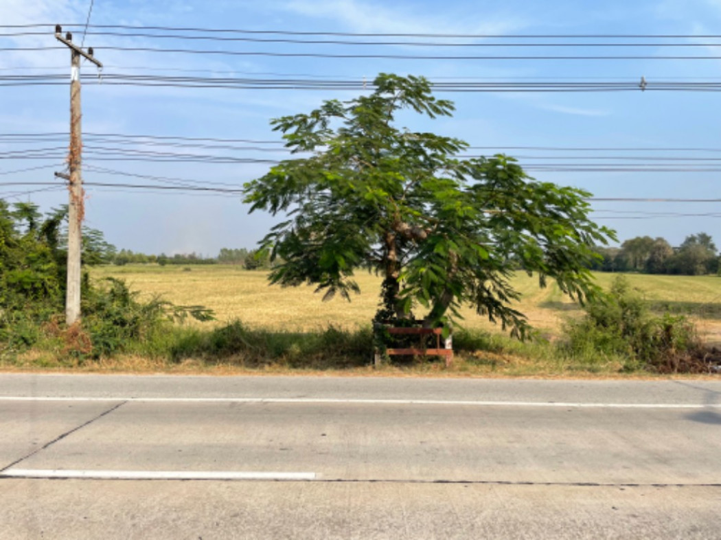 SaleLand Land for sale, Rai Rot Subdistrict, Don Chedi District, Suphanburi Province, 26-1-1.7 rai, next to a 4-lane main road ID-13727.