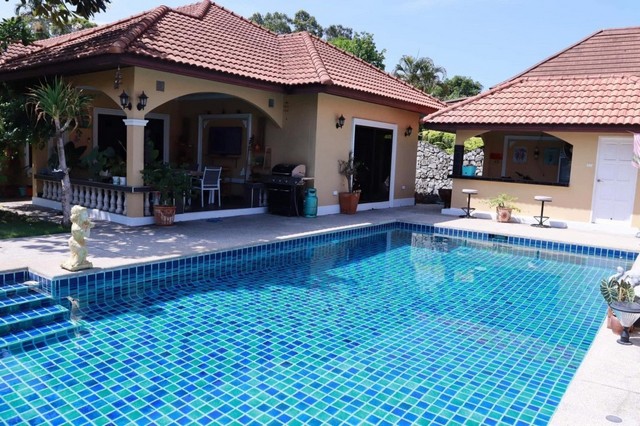 ให้เช่า บ้าน pool villa หนองปลาไหล บางละมุง พร้อม สระว่ายน้ำขนาดใ