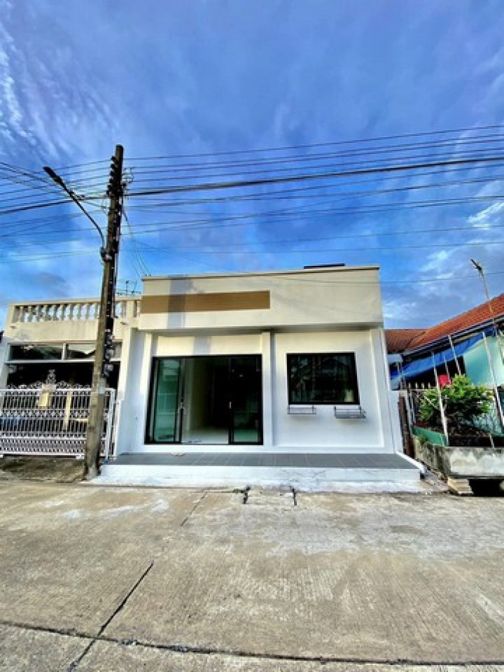 SaleHouse Townhome for sale, Chollada Bang Bua Thong, 65 sq m., 23 sq m, newly decorated, ready to move in.
