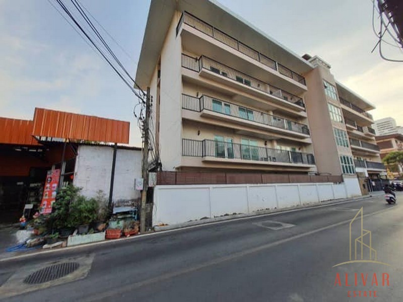 RentOffice 5-storey commercial building for rent in Ekamai area