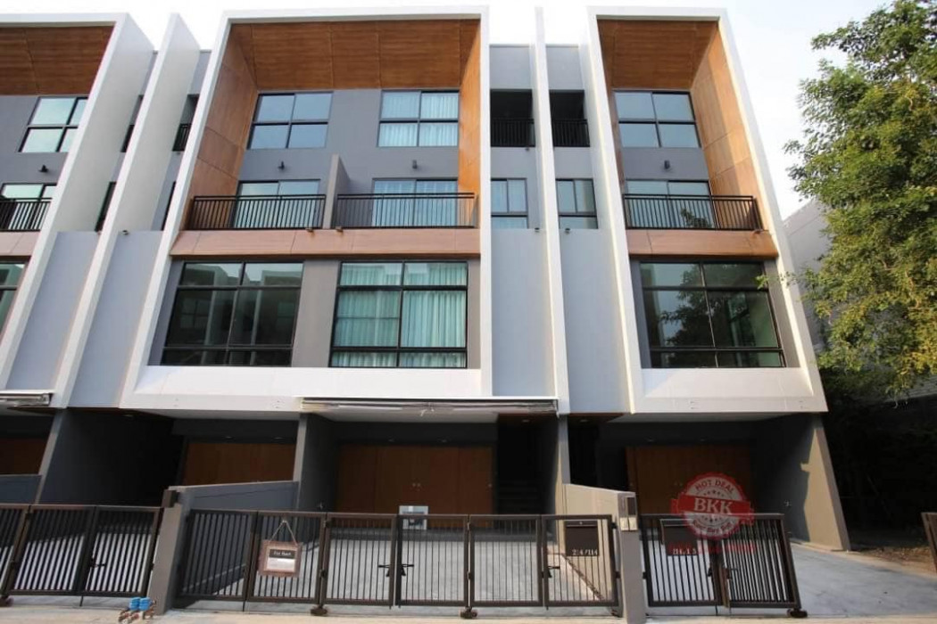 RentHouse For rent Townhome D206 Arden Phatthanakan 185 sq m. 20 sq m.