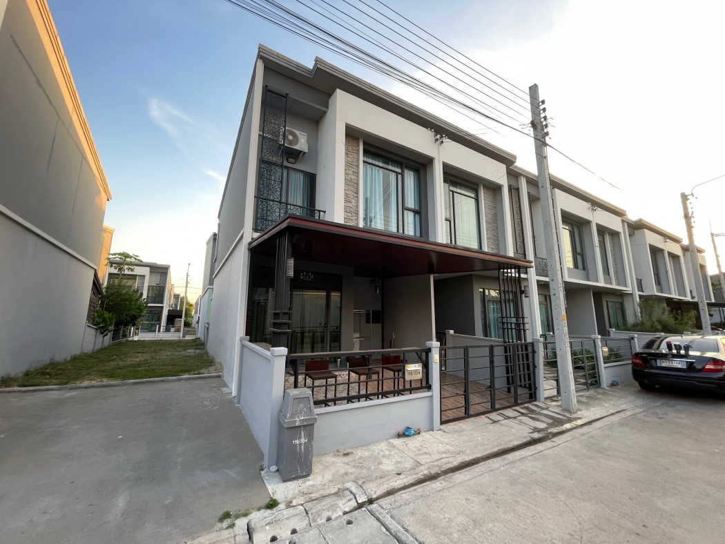 RentHouse A67-015 Townhome Pleno Bangyai Pleno Bangyai, beautiful house, corner house, complete with electrical appliances. Near the BTS-Central Westgate