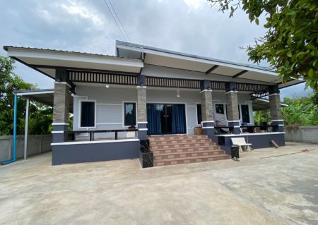 ขายบ้าน #บ้านพักตากอากาศเพชรบุรี  บ้านเดี่ยว ชั้นเดียว ▪️เนื้อที่ 155 ตารางวา▪️3 ห้องนอน ▪️2 ห้องน้ำ▪️1 ห้องพระ ▪️1 ห้องครัว บ้านลาด จ.เพชรบุรี