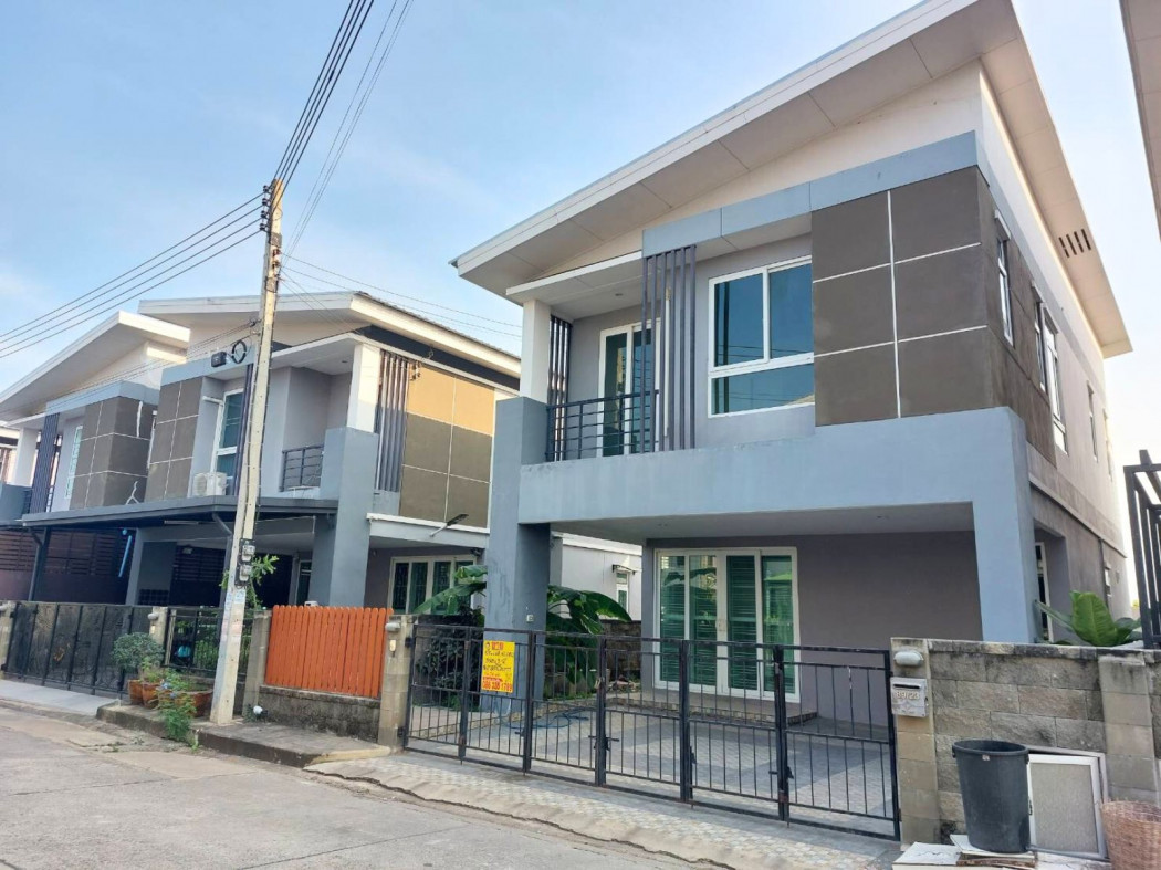 ขายบ้าน ขายบ้านแฝด 2 ชั้น หมู่บ้านไทยสมบูรณ์ คลอง 3 ด้านหลังบ้านไม่ติดใคร เดินรอบตัวบ้านได้ เหมือนอยู่บ้านเดี่ยว ราคาถูกสุดในโครงการ คุ้มค่ามาก