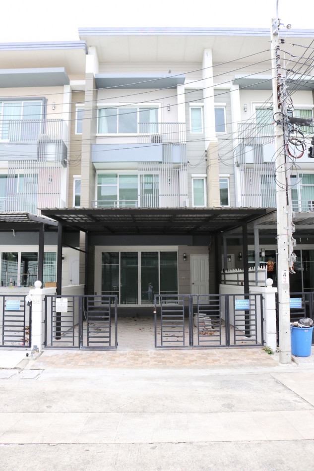 SaleHouse Townhome for sale, good condition, Town Avenue Rama 9, 160 sq m., 22.5 sq m, convenient transportation.