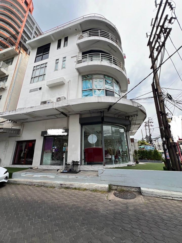RentOffice CH998 ให้เช่า อาคารพาณิชย์ขนาด 2 คูหา ห้องมุมติด ถนนอ่อนนุช 