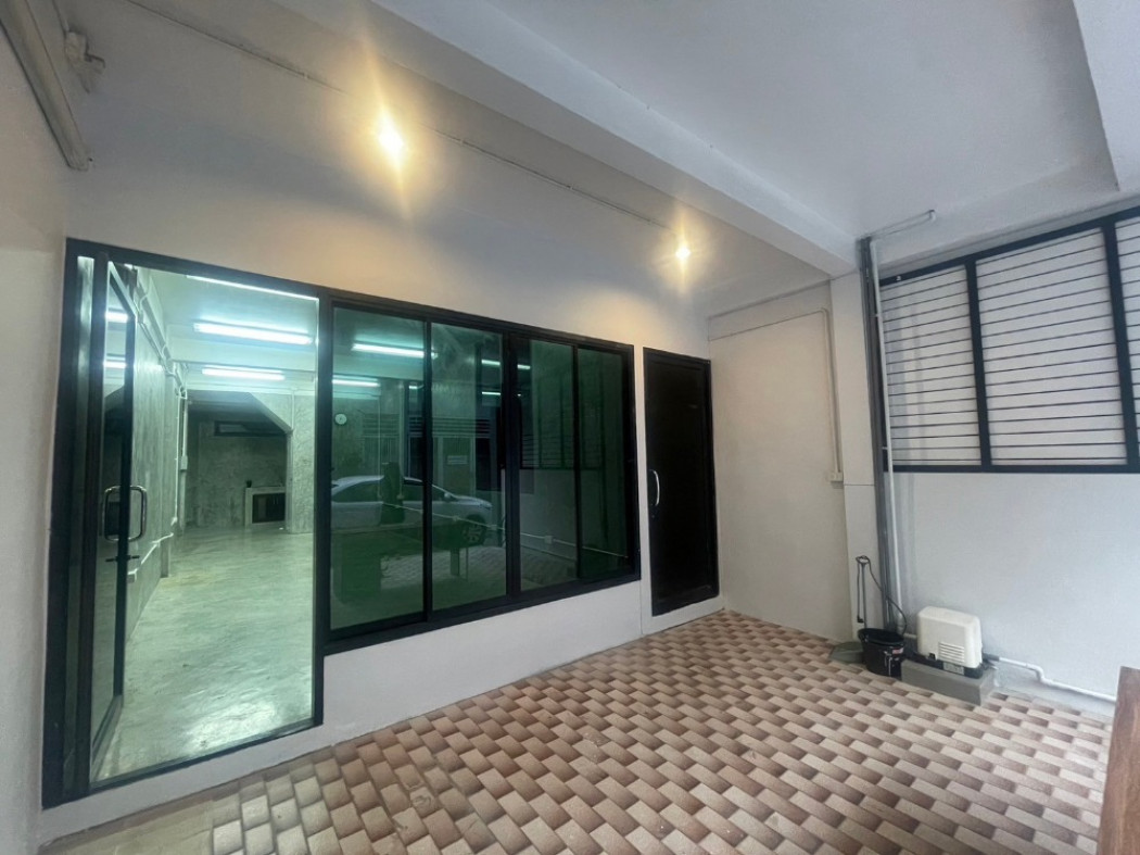 RentHouse Townhouse Converted to Loft Office Space in Sathorn ID-13895
