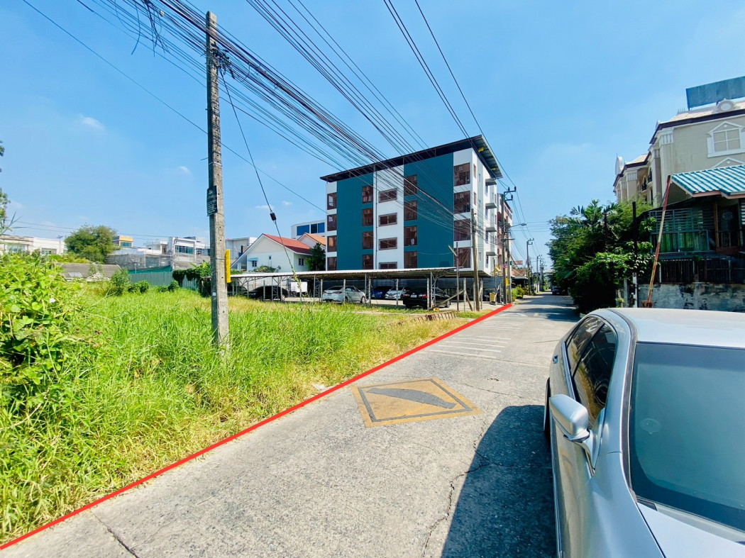 SaleLand Land for sale, Nakniwat 18, Lat Phrao 71, size 3 ngan 97 sq wa, next to the road on 2 sides.