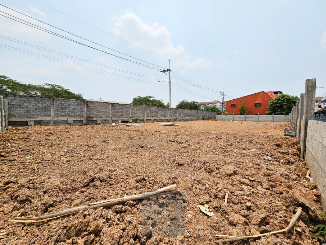 SaleLand Empty land for sale, 204 sq m, Soi Thepkunchorn 40-2, Khlong Nueng, Pathum Thani, already filled, opposite Nava Nakhon.