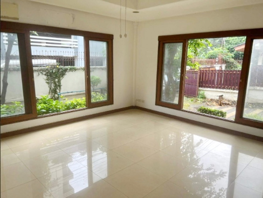 RentHouse For rent, detached house, 3 bedrooms, suitable for a home office or clinic, Lat Phrao 35, 300 sq m., 122 sq m, near MRT Lat Phrao 1.5 km.
