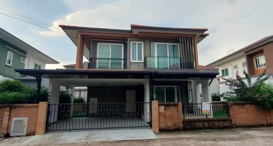 SaleHouse Single Detached House offering furniture and 5 air conditioners