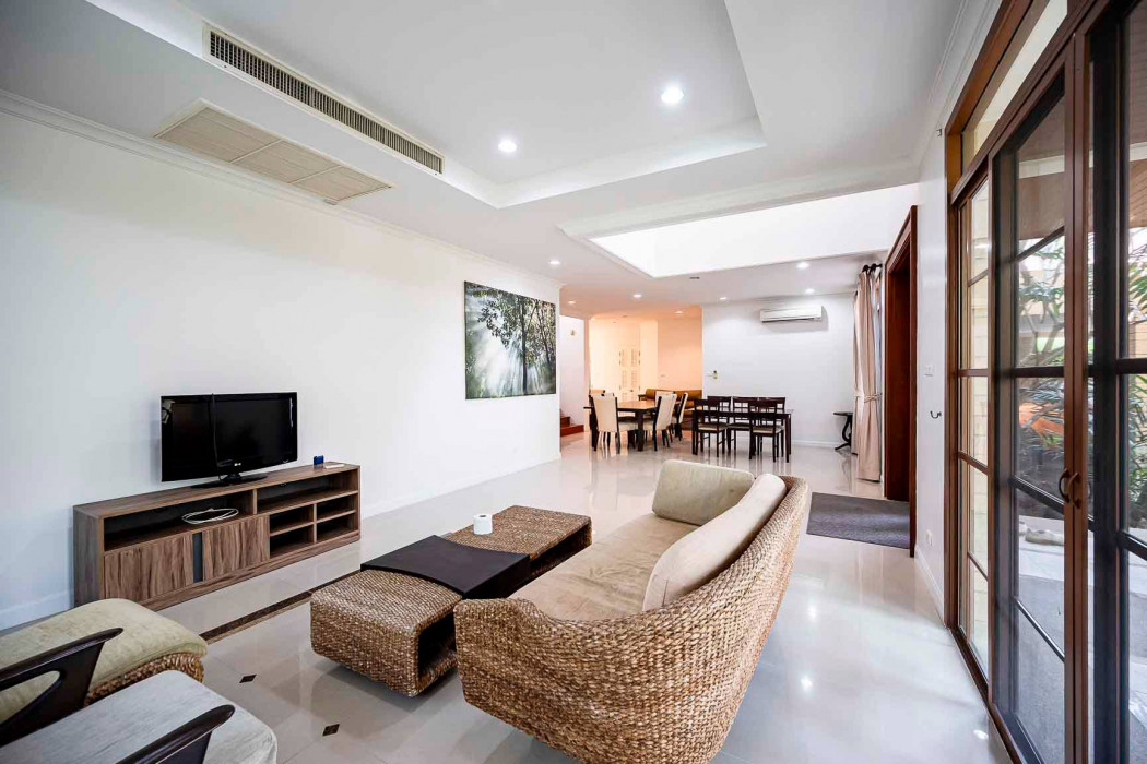 RentHouse For rent, detached house, 4 bedrooms, fully furnished, Narasiri Pattanakarn-Srinakarin, 374 sq m., 110 sq m, near Vibharam Hospital.
