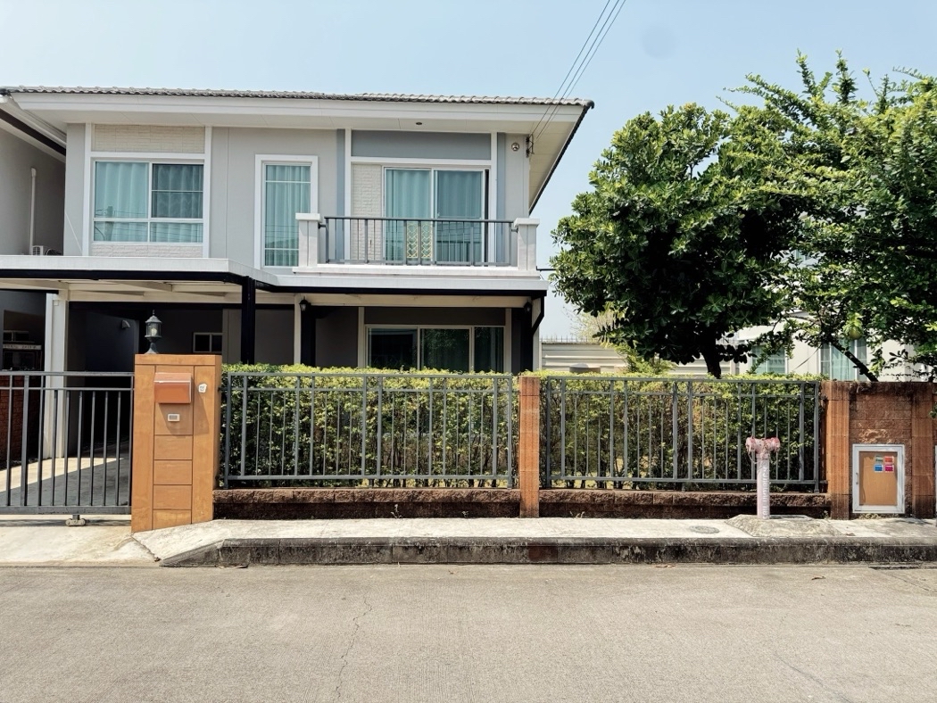 SaleHouse Two-storey house for sale with tenants, Passorn Pride Mahidol-Charoen Mueang project, 3 bedrooms, 2 bathrooms, 44.1 sq wa,3.49 million baht