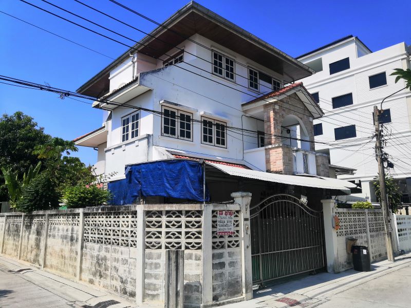 SaleHouse House for sale, Soi Lat Phrao 64 