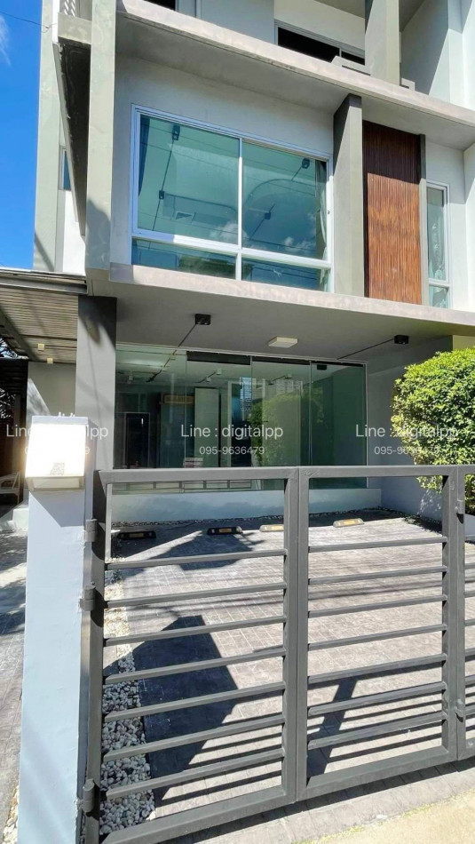 RentHouse Home office for rent, furnished, company registration possible, Rama 9-Meng Jai, near Ramintra-At Narong Expressway and MRT Huai Khwang.